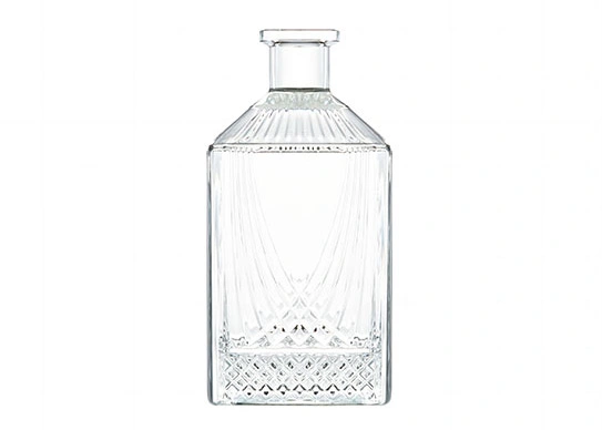 Carafe en verre gravé,
